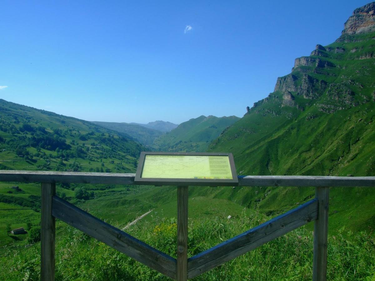 Las Hayucas San Roque de Ríomiera Esterno foto